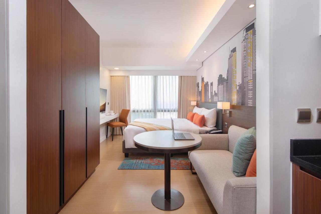 Citadines Benavidez Makati Hotel Makati City Bagian luar foto